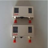 Danfoss High/Low Pressure Switch with Adjustable Reset (KP series)  KP15 060-1261 Reset Optional
